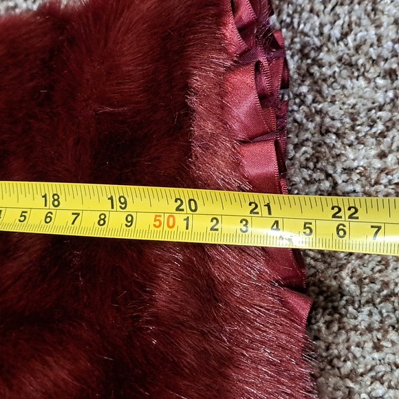 Terry Lewis Classic Luxuries Faux Fur ruffle detail Burgundy Jacket Size XS - Picture 10 of 13
